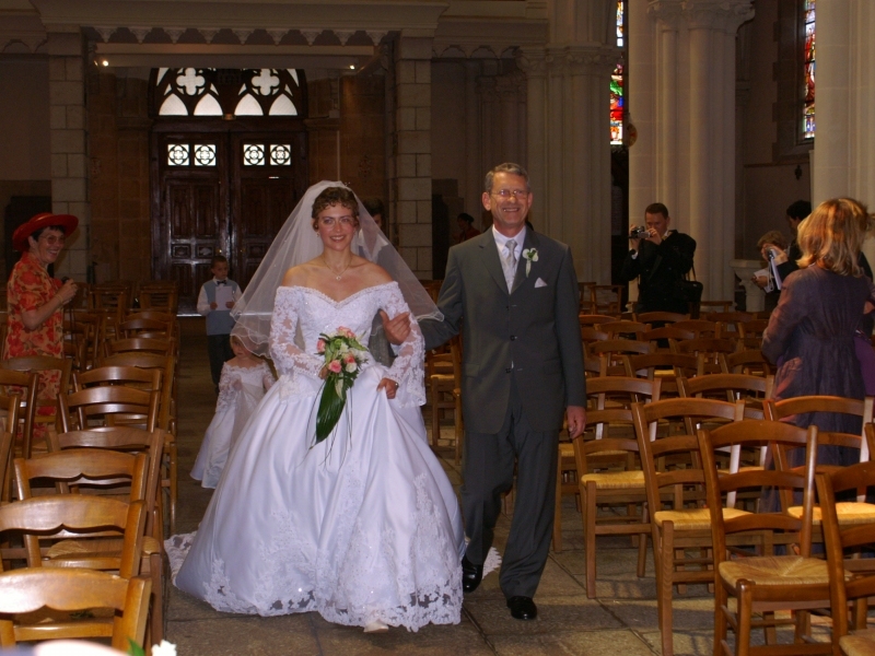 Karine and her dad enter the Church