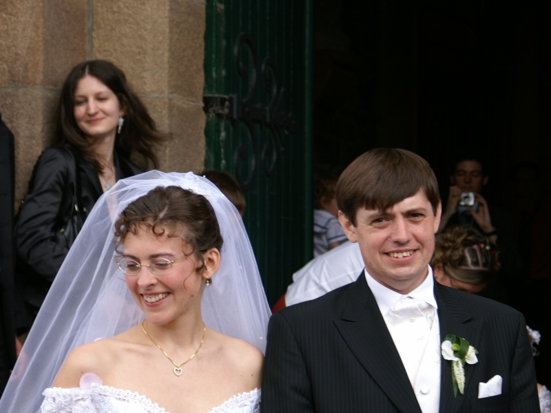 Wedding couple in front of the Church