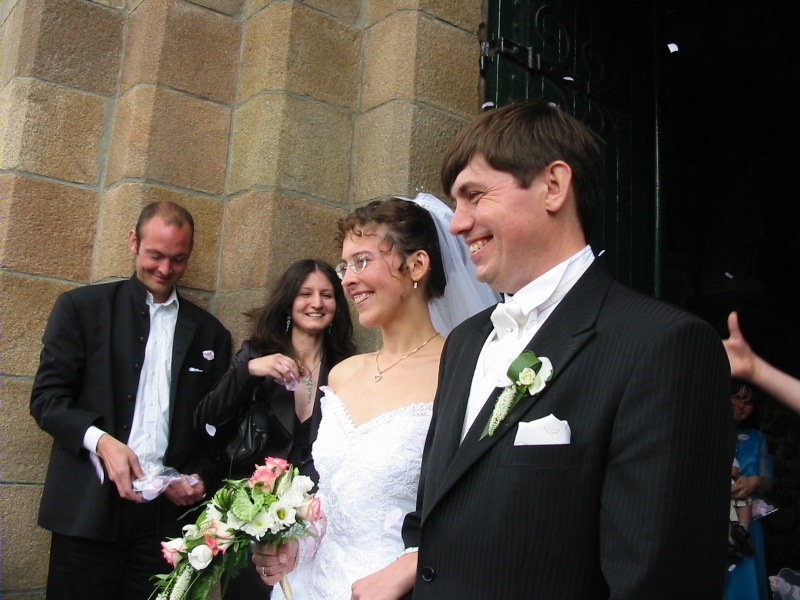 Wedding couple in front of the Church