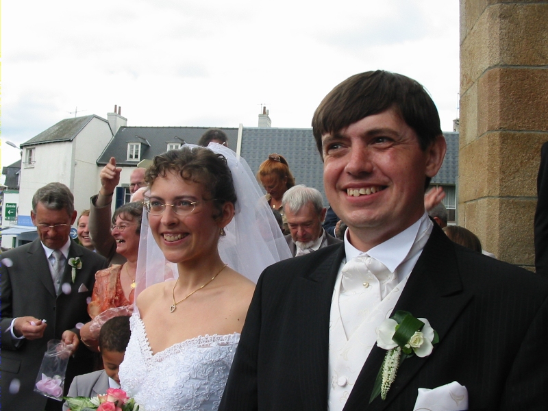 Wedding couple in front of the Church