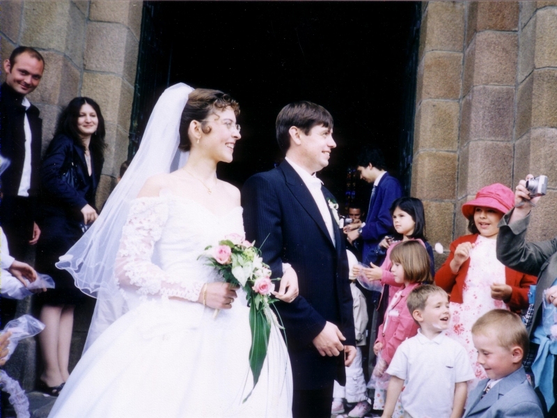 Wedding couple in front of the Church